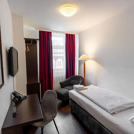 Hotell Prens 3*